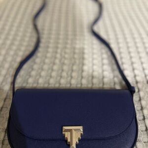 Elegant Blue Crossbody Bag